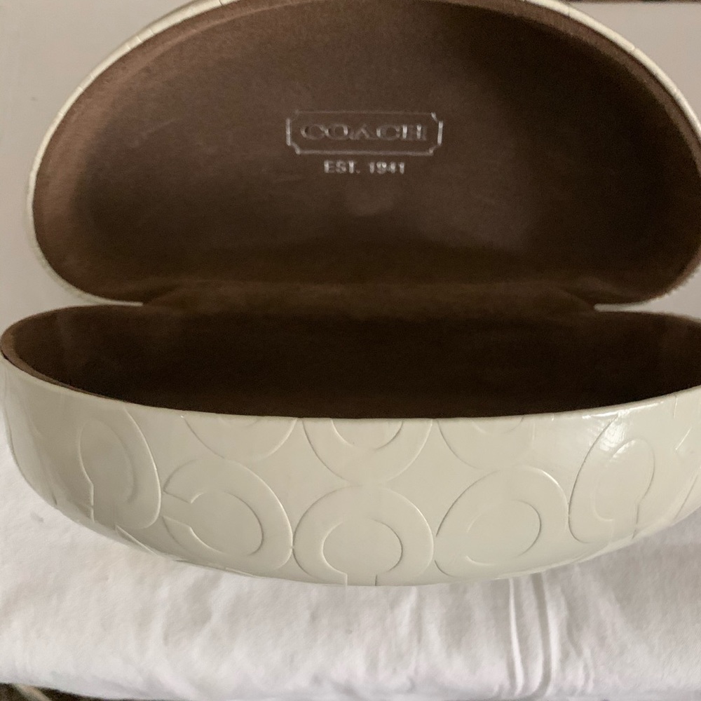Eye glass case